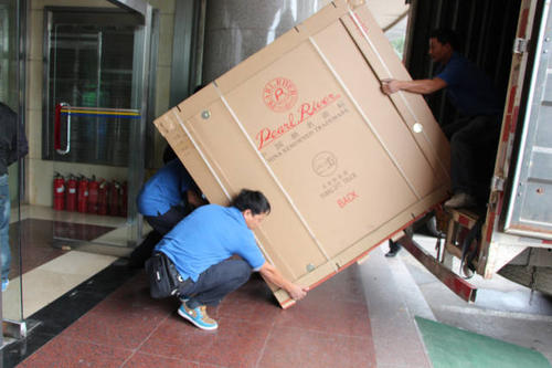 乐业钢琴贵重工艺品无忧运